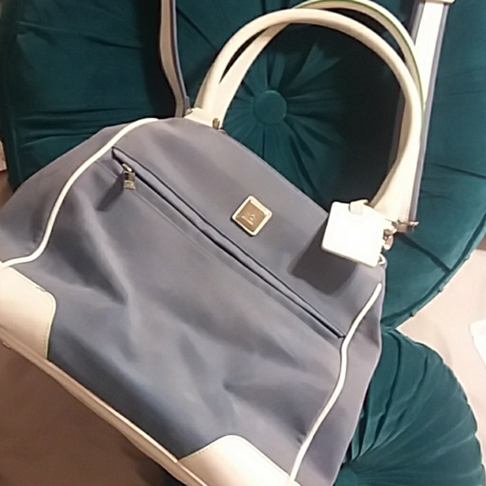 DIANE VON FURSTENBERG WEEKEND TRAVELER